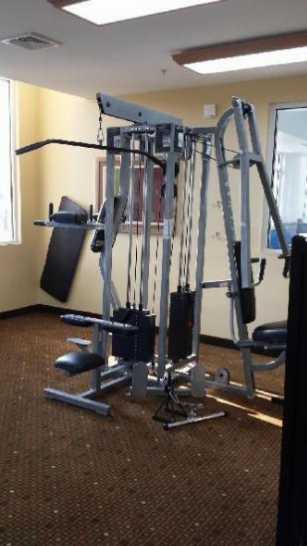 Paradise Inn & Suites